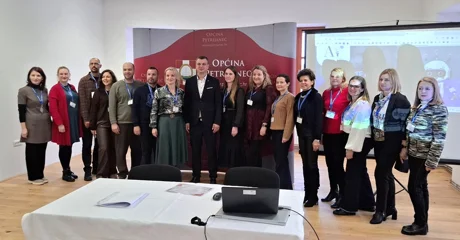 Učenici i njihovi učitelji upoznavaju se sa svim izazovima umjetne inteligencije