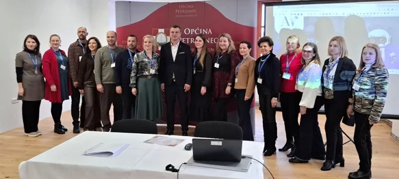 Učenici i njihovi učitelji upoznavaju se sa svim izazovima umjetne inteligencije