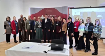 Učenici i njihovi učitelji upoznavaju se sa svim izazovima umjetne inteligencije