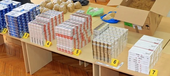 Pala četvorka s velikom količinom duhana, droge i oružja!