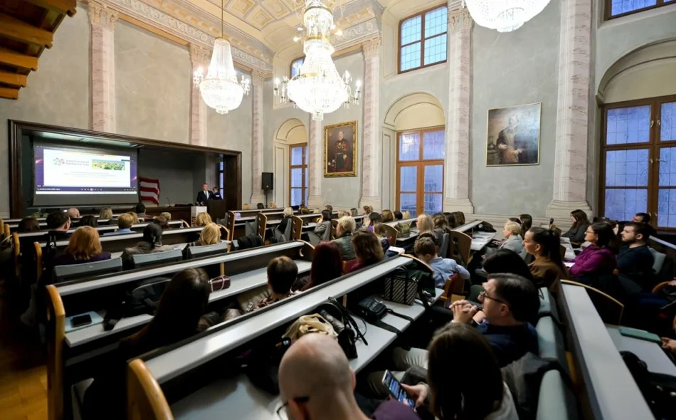 U Hrvatskoj 40 00 ljudi ima epilepsiju - u znak podrške oboljelima vijećnica osvijetljena ljubičastom bojom