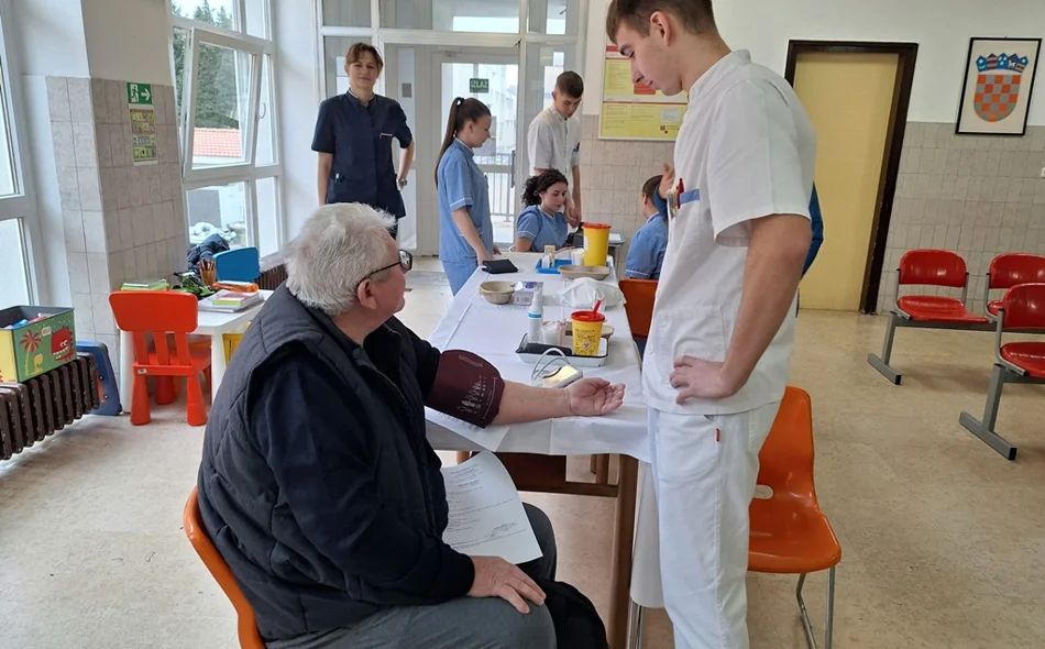 Zdravstveni djelatnici OB Varaždin darivanjem krvi obilježili Svjetski dan bolesnika