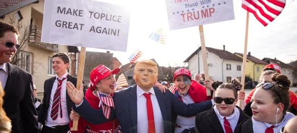 FOTO Niti Trump nije propustio šareni Toplički fašnik!