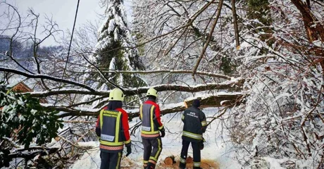 FOTO Toplički vatrogasci cijeli dan na terenu &ndash; brzim intervencijama osigurali prohodnost prometnica