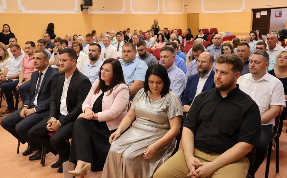 Zahvalnica Zvonimiru Taradiju za 20 godina predanog i nesebičnog rada za Općinu