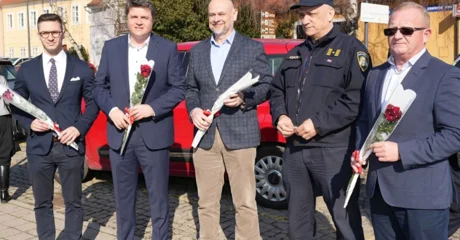 Posavec, Lukavečki i Marković darivali vozačice ružama