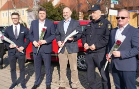 Posavec, Lukavečki i Marković darivali vozačice ružama