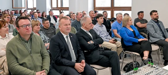 U obnovljenim prostorima stare školske zgrade u Svetom Iliji održana radionica o zelenoj tranziciji u školama i obrazovanju