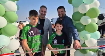 FOTO Otvoreno novo malonogometno igralište s umjetnom travom