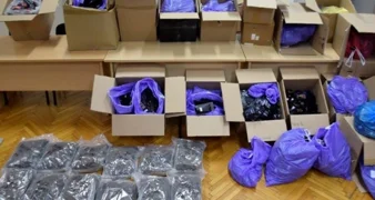 Zbog droge uhićen muškarac (35), policija upozorava na pojavu nove droge u šarenim paketićima zanimljivu djeci!