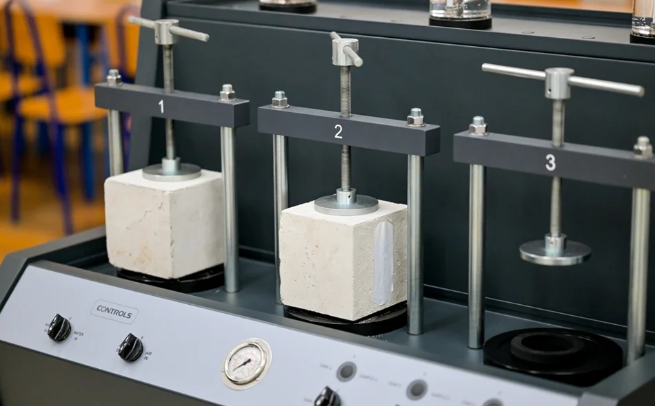 AUDIO Ulaganja u modernu laboratorijsku opremu, omogućuje učenicima lakše učenje