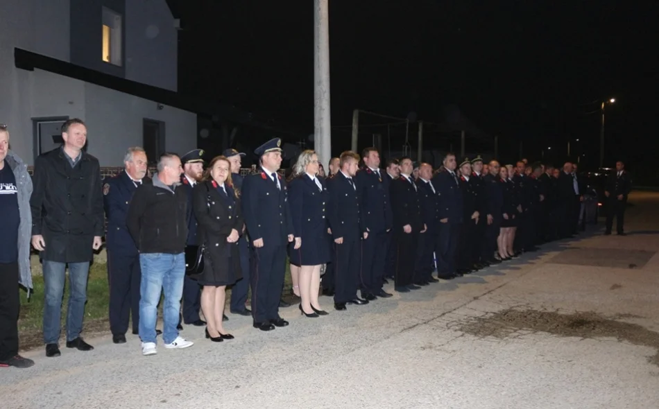 Primopredaja novog vatrogasnog navalnog vozila DVD-u Gornji Kućan