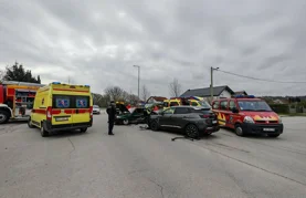 Oduzeo prednost i izazvao sudar &ndash; trojica završila u bolnici