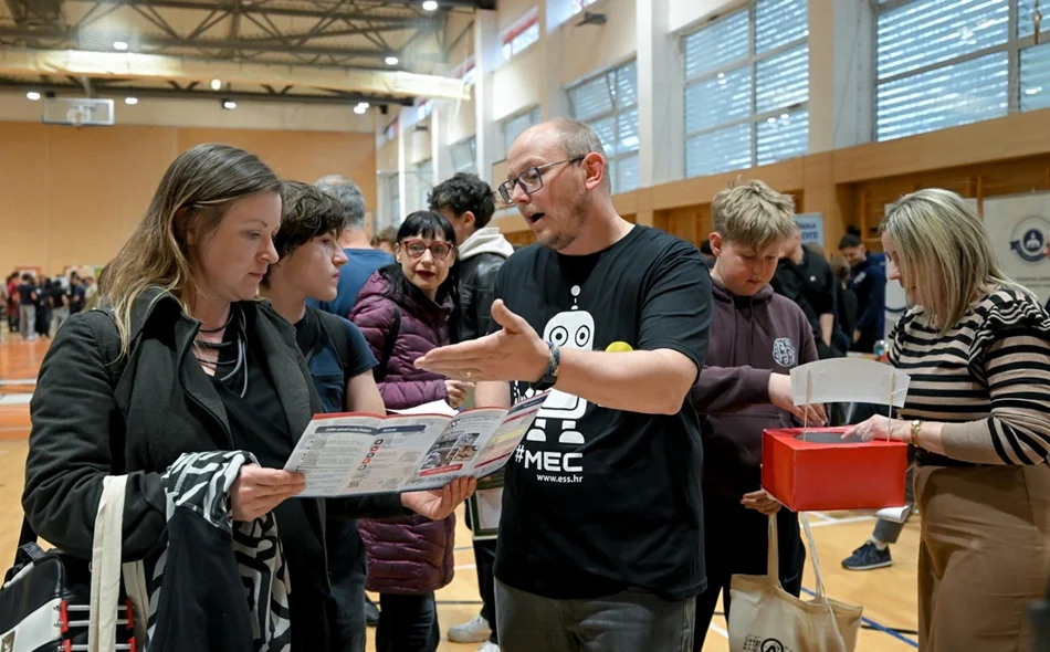 FOTO Osnovnoškolci na raspolaganju imaju 16 srednjih škola s 1954 upisnih mjesta