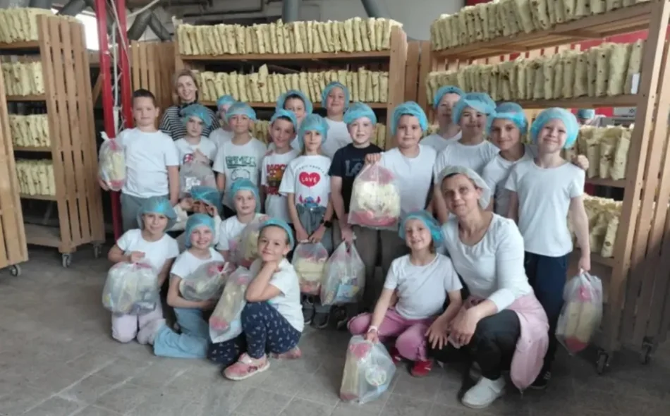 Vrijedni školarci učili kako se spremaju tradicionalni Mlinci iz centra svijeta