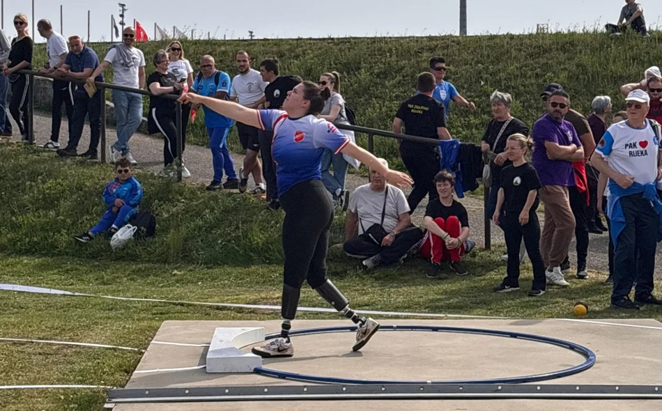 Odličan nastup paraatletičara AK Sloboda: Karla Hergotić ostvarila treći rezultat natjecanja u Velikoj Gorici