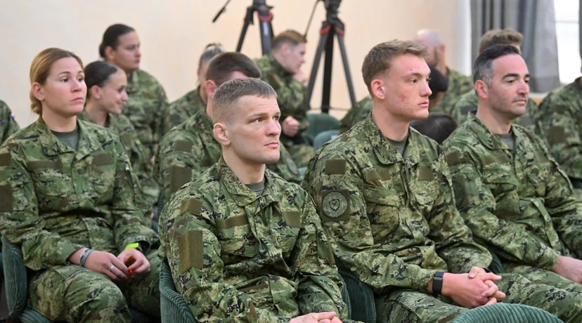 Sari Kolak, Roku Farkašu i Istoku Rodešu uručeni ugovori Hrvatske vojske za vrhunske sportaše