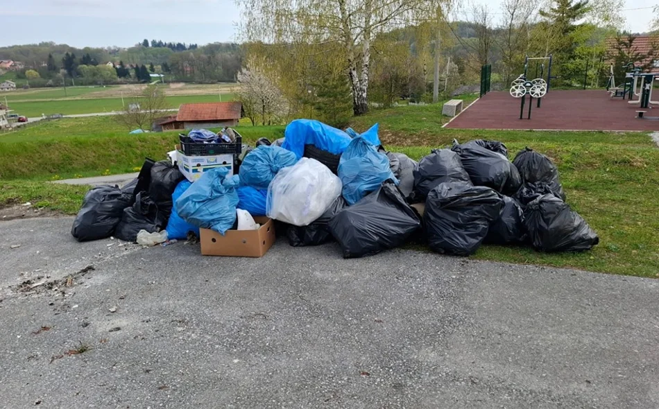 FOTO Zasukali rukave i iz okoliša uklonili odbačeni otpad