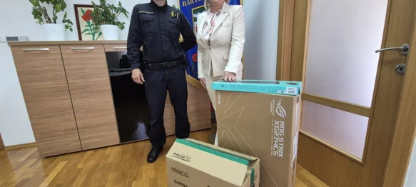 Općina Trnovec Bartolovečki donirala računalo Postaji prometne policije Varaždin