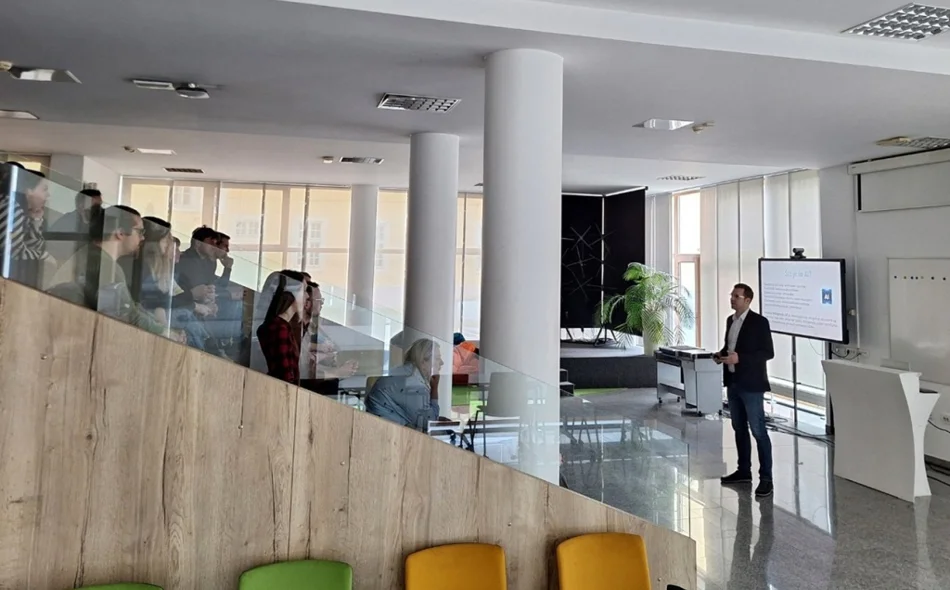 Liječnici različitih specijalizacija educirali se o primjeni umjetne inteligencije