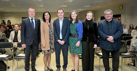 Irena Kos Kukec i Robert Kelemen (s desne strane) na tradicionalnoj konferenciji o radu s darovitom djecom