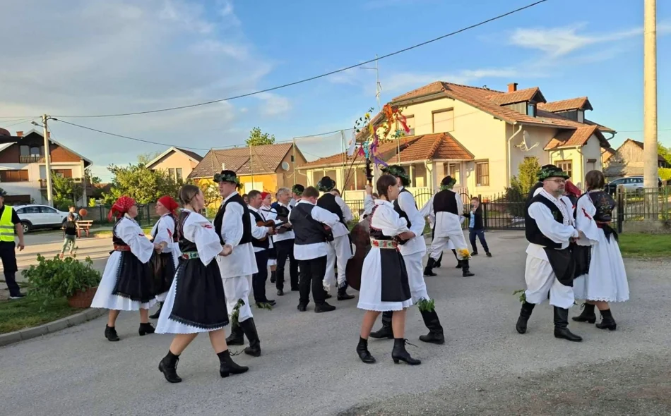FOTO Mještani zajedno očuvali duh Jurjevskih krijesova