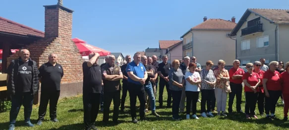 Uz starinske delicije koje su pripremile žene iz &bdquo;Trnovečkog srca&rdquo; održane sportske igre branitelja i umirovljenika