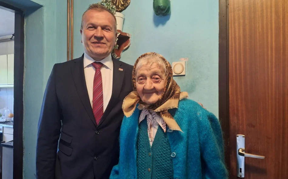 Baka Kata slavi 99. rođendan: Svaki dan sam spila jedno jajce s pol deci črnoga. Mogla sam delati kaj ima biti!