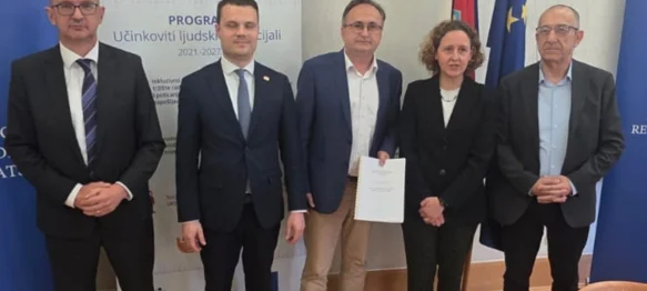 Za kupnju bibliokombija i provedbu aktivnosti dobili više od 350.000 eura
