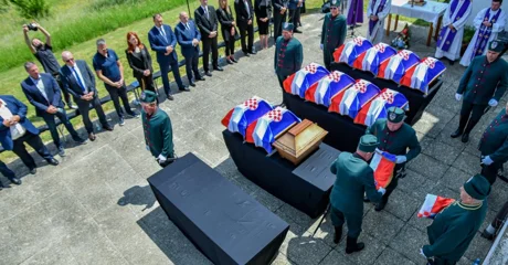 Održan posljednji ispraćaj 36 žrtava ekshumiranih s područja Kipišća, žrtave imale između 20 i 45 godina