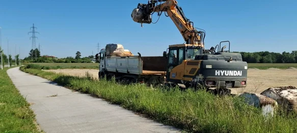 FOTO Bosilj: 20 godina nitko ništa nije poduzimao, a mi sada odvozimo posljednju balu!