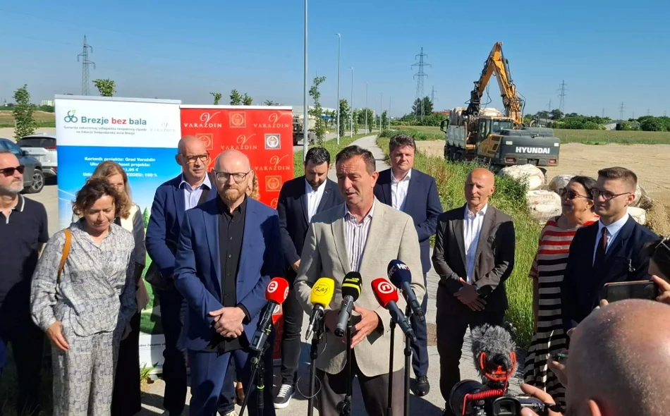 FOTO Bosilj: 20 godina nitko ništa nije poduzimao, a mi sada odvozimo posljednju balu!