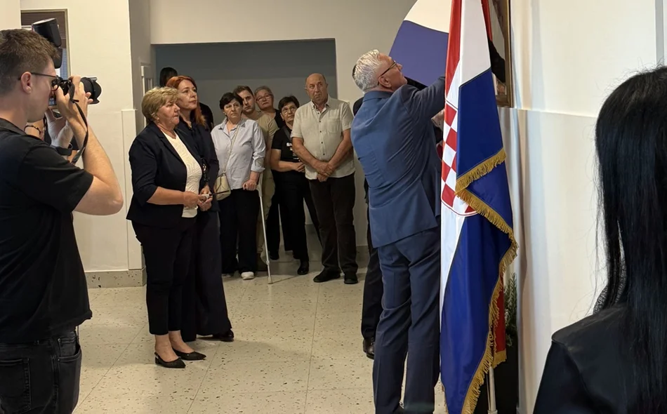 Otkrivena spomen-ploča poginulim i nestalim braniteljima Domovinskog rata