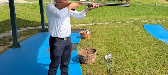 Pedesetak ekipa iz pet županija na tradicionalnom natjecanju u gađanju glinenih golubova u Breznici