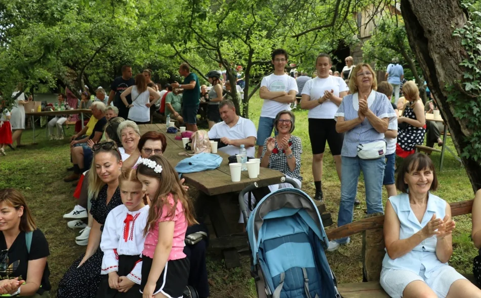 Dani pere ponovno okupili ljubitelje tradicije i domaće gastronomije u Mađarevu