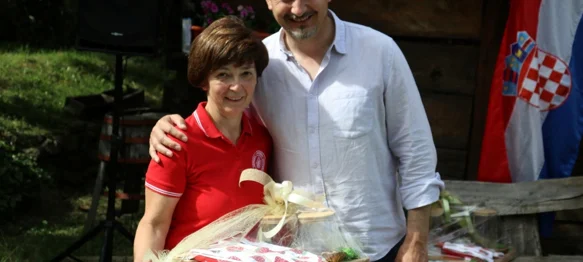Dani pere ponovno okupili ljubitelje tradicije i domaće gastronomije u Mađarevu