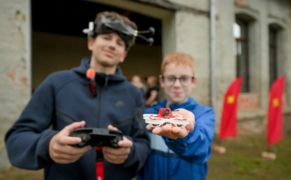 Dronfest &rsquo;26: učenici sedam osnovnih škola Varaždinske županije predstavili vještine upravljanja dronom