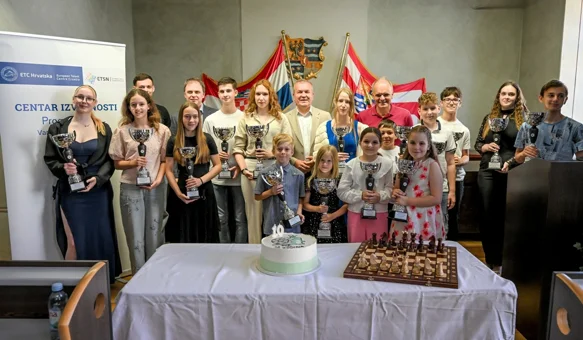 FOTO Proglašeni najbolji šahisti među školarcima, njih čak četvero su i državni prvaci