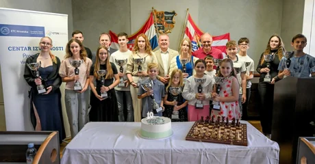 FOTO/AUDIO Proglašeni najbolji šahisti među školarcima, njih čak četvero su i državni prvaci