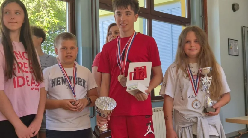 FOTO Petar Štivičić dobitnik prestižne nagrade Oskar znanja te državni prvak u natjecanju &bdquo;Sigurno u prometu&ldquo;