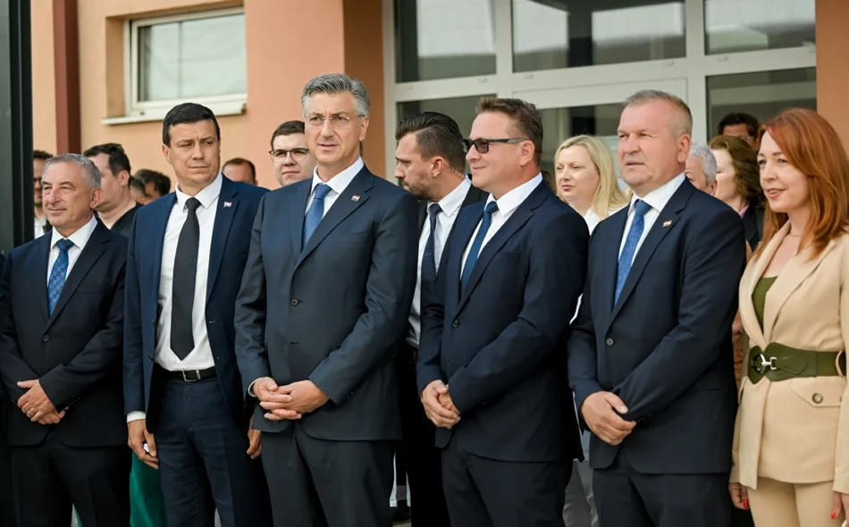 FOTO Plenković: &bdquo;Ova moderna zgrada je samo dio većeg mozaika ulaganja u varaždinsko zdravstvo vrijednog 142 milijuna eura&ldquo;