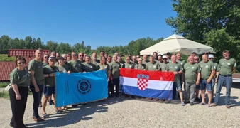 FOTO Varaždinski branitelji krenuli na 300-tinjak kilometara dug put u čast poginulim i nestalim suborcima