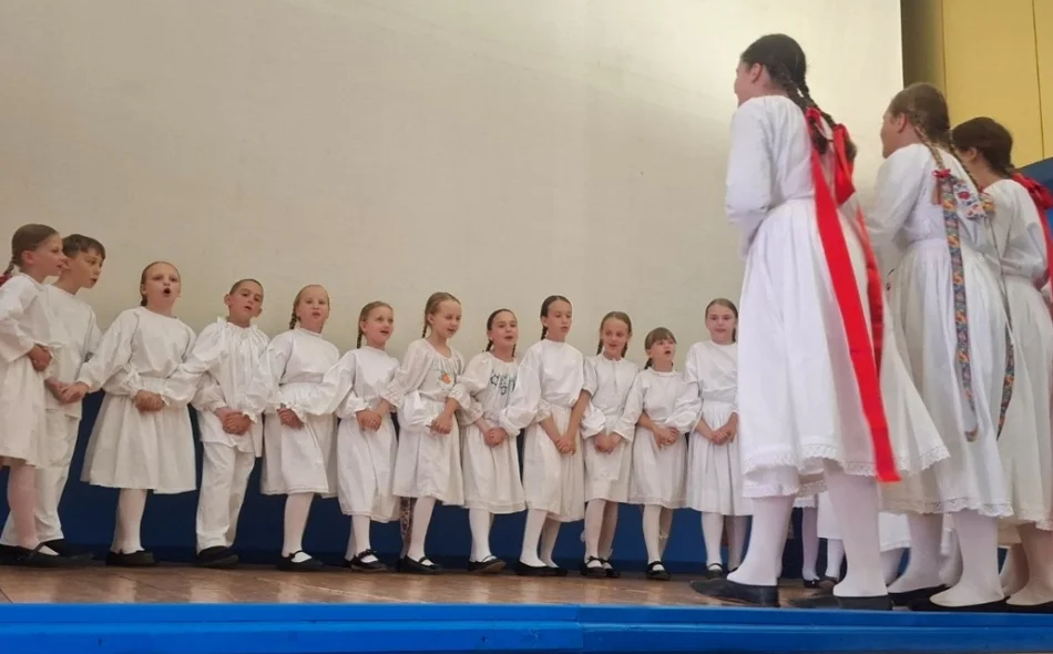 FOTO Najmlađi čuvari tradicije oduševili folklornim programom &bdquo;Gdje sve počinje&hellip;&ldquo;