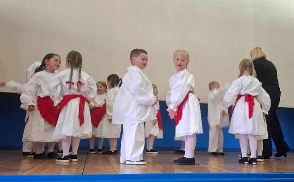 FOTO Najmlađi čuvari tradicije oduševili folklornim programom &bdquo;Gdje sve počinje&hellip;&ldquo;