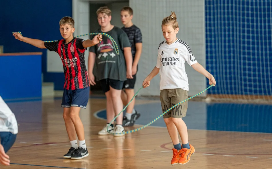 FOTO Stotinjak varaždinskih osnovnoškolaca uživa u 7. Ljetnom sportskom višeboju