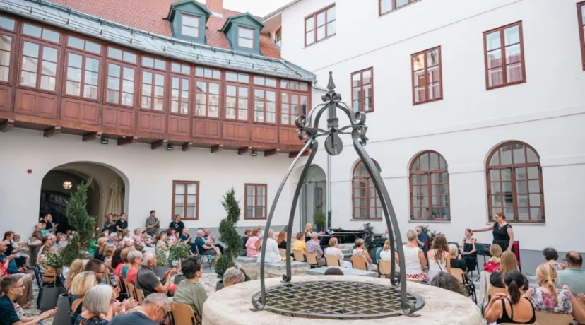Koncert u mraku ponovno oduševio mnogobrojnu publiku