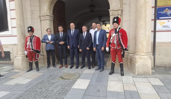 Ministar gospodarstva srednjoškolcima uručio stipendije za obrtnička zanimanja