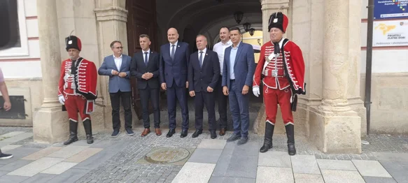 Ministar gospodarstva srednjoškolcima uručio stipendije za obrtnička zanimanja