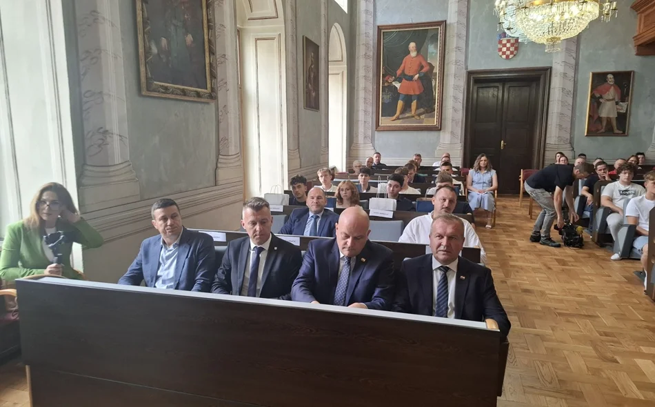 Ministar gospodarstva srednjoškolcima uručio stipendije za obrtnička zanimanja