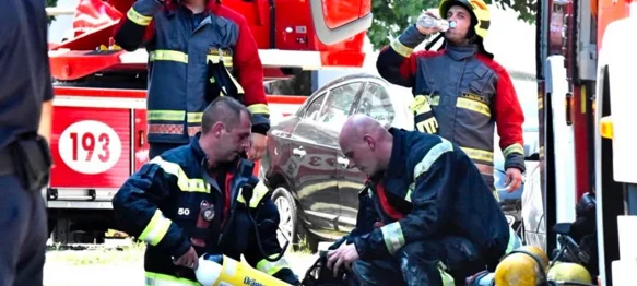 Vatrogasci iz opožarenog stana spasili tinejdžericu, među ozlijeđenima i policajka
